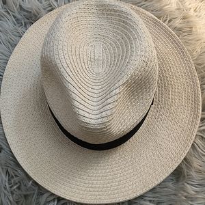 NWoT H&M women's hat for summer